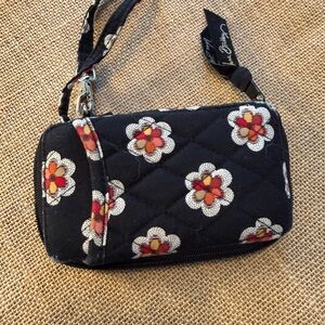 Vera Bradley Black Quilted Floral Wristlet Retired Pattern